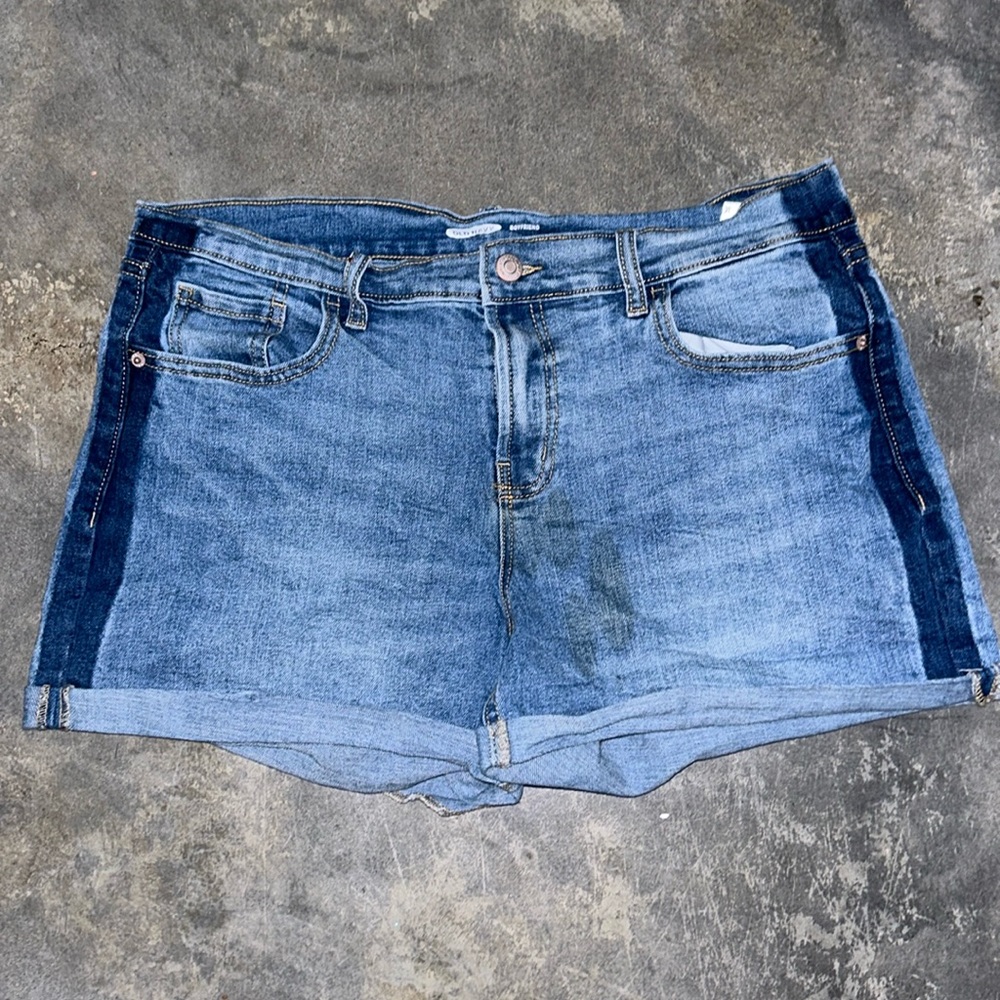 Jean shorts boyfriend style size 10 old navy